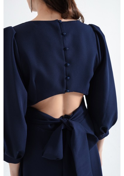 Kadın Lacivert Sırt Detaylı Midi Elbise fırsatları