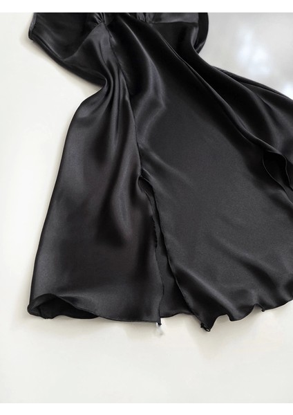 Yırtmaç Detaylı Saten Gecelik fırsatları