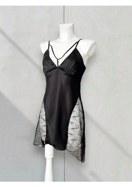 Dantel Detaylı Saten Gecelik