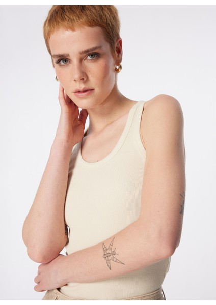 U Yaka Bej Kadın T-Shirt L241615A92-Kolsuz T-Shirt modelleri
