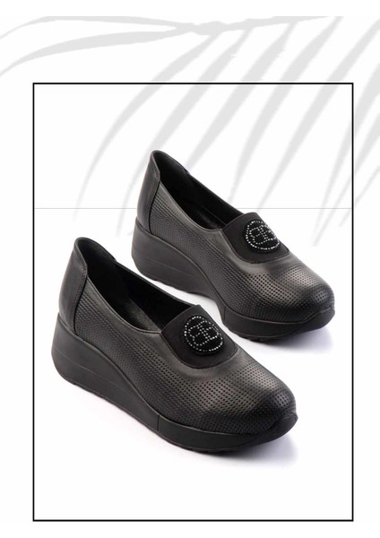Siyah Hakiki Deri Kadın Casual Ayakkabı K01586391003