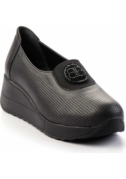 Siyah Hakiki Deri Kadın Casual Ayakkabı K01586391003 modelleri
