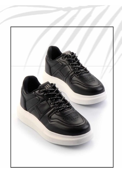 Siyah Beyaz Kadın Sneaker K01478103309