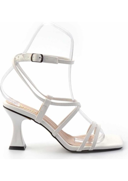 Beyaz Kadın Klasik Topuklu Ayakkabı K05726441009