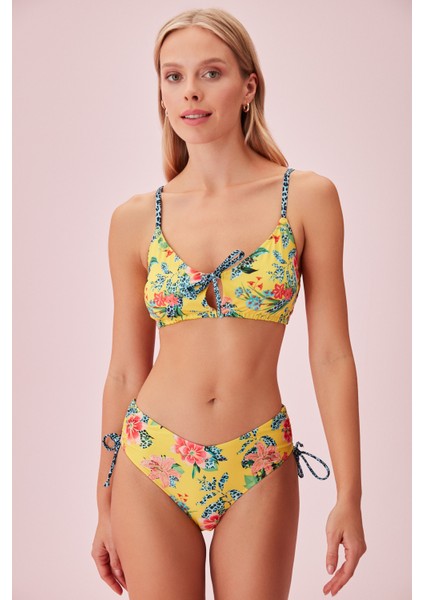 Önden Bağlamalı Bralet Bikini Üst