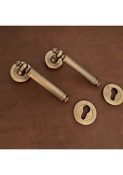 Osmanlı Handles ZK37 Antik Sarı Zamak Yuvarlak Rozetli Yale Çelik Kapı Kolu 1 Takım fiyatları