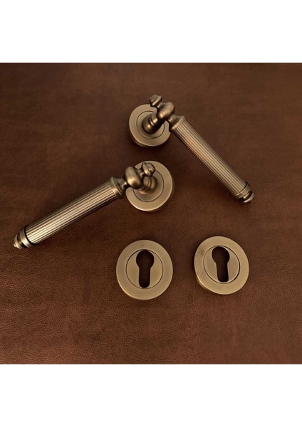 Osmanlı Handles ZK37 Antik Sarı Zamak Yuvarlak Rozetli Yale Çelik Kapı Kolu 1 Takım modelleri