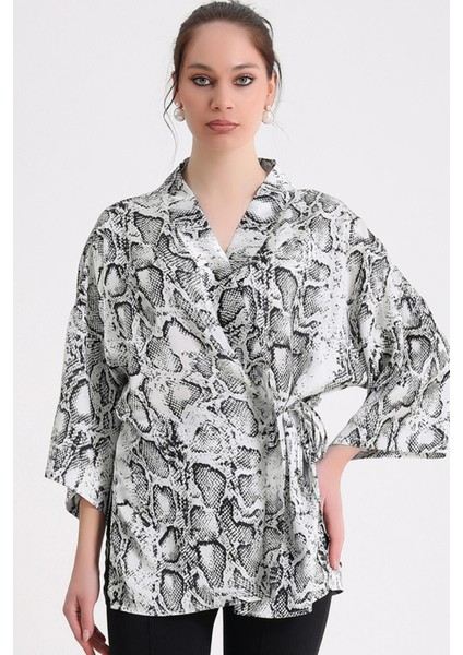 Uzun Kol Yılan Desenli Belden Bağlamalı Rahat Kalıp Kısa Saten Kimono modelleri