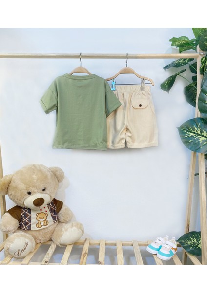 Erkek Çocuk Cep Detaylı Haki T-Shirt ve Krem Şort Takım