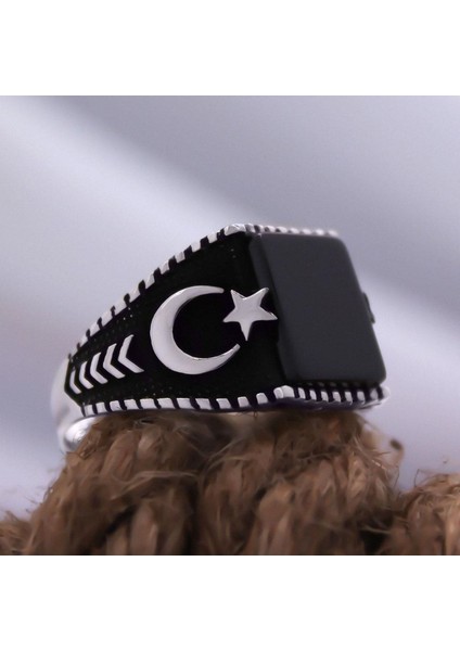 Siyah Oniks Kare Taşlı Ay Yıldız Işlemeli Özel Seri Erkek Gümüş Yüzük