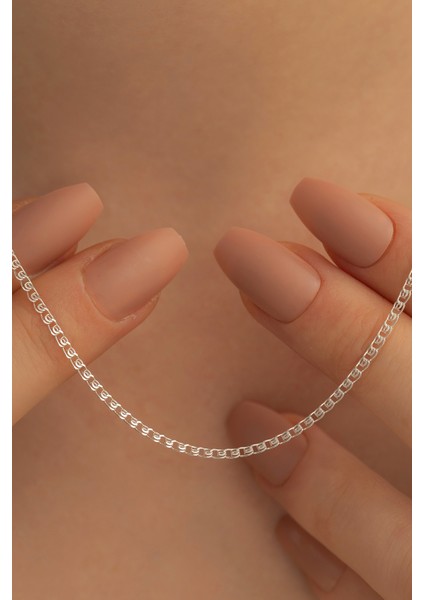 - 925 Ayar 1.5 mm Love Zincir Model Gümüş Kadın Kolye