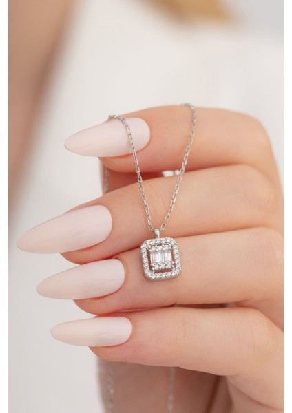 Kare Baget Taşlı Model 3 Kadın Gümüş Kolye Zincir GKLKRBGTM3D-ROS