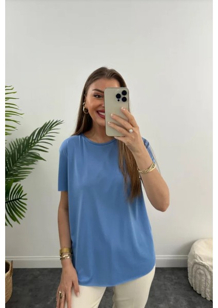 Marka Dökümlü Tam Kalıp Rahat Kumaş Basic Tişört