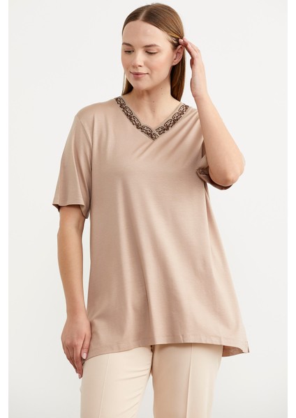 Yaka Detaylı Dökümlü T-Shirt - Bej modelleri