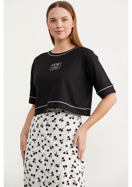 Sim Detaylı Oversize Crop T-Shirt - Siyah fırsatları