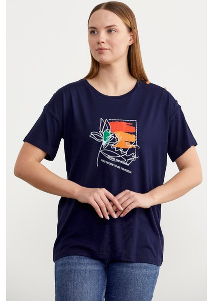 Omuz Düğme Detaylı Baskılı T-Shirt - Lacivert