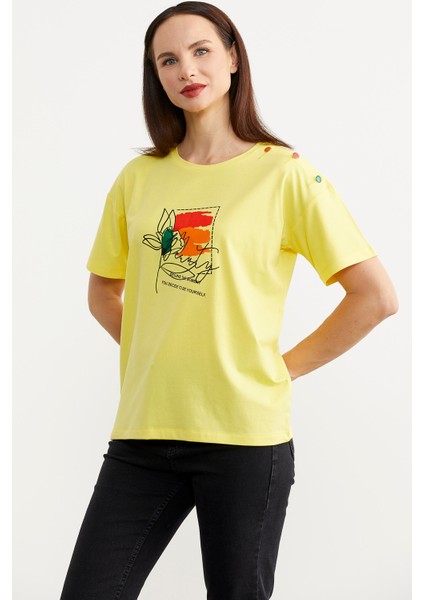 Omuz Düğme Detaylı Baskılı T-Shirt - Sarı modelleri
