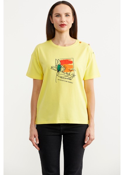 Omuz Düğme Detaylı Baskılı T-Shirt - Sarı