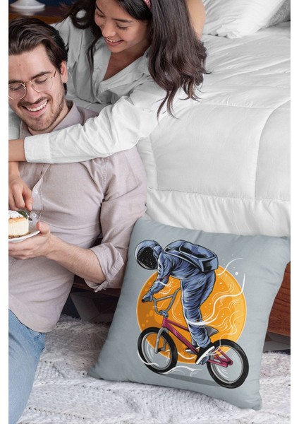 Çift Tarafı Baskılı Bisikletli Astronot Desenli Süet Kırlent Kılıfı fiyatları