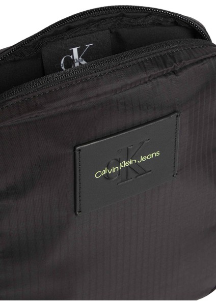 Calvin Klein Siyah Erkek 21X18X4 cm Postacı Çantası Sport Essentıals REPORTER18 L