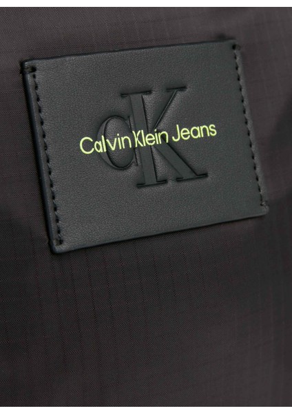 Calvin Klein Siyah Erkek 21X18X4 cm Postacı Çantası Sport Essentıals REPORTER18 L