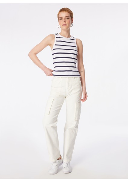 Bisiklet Yaka Beyaz Kadın T-Shirt PEDA fiyatları