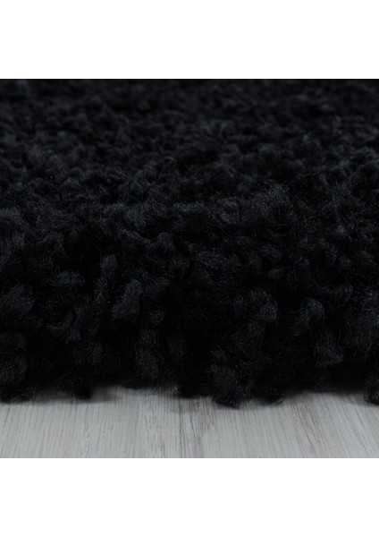 Yumuşak Yüksek Havlı 30 mm Shaggy Salon Halısı Düz Siyah Renkli