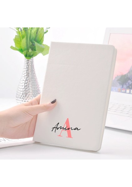 Bir Stil A6 2021 Yeni Popüler Özel Ad A5 A6 Günlüğü Defter Günlük Iş Ofis Deri Iş Dizüstü Günlüğü Not Defteri Okul Malzemeleri (Yurt Dışından)