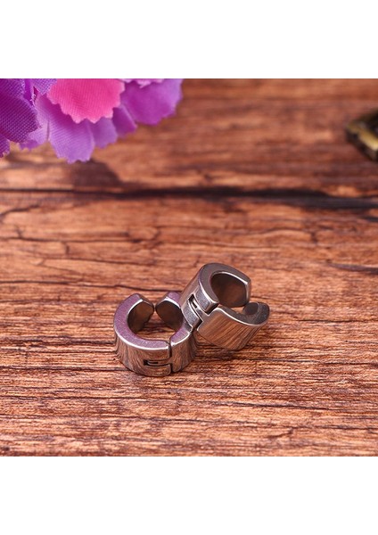 Siyah 1 Pairs Geometrik Punk Rock Siyah Titanyum Ayar Steeling Kulak Manşet Yüzükler Küpe Üzerinde Klip Minimalist Moda Takı 2018 (Yurt Dışından) indirimleri