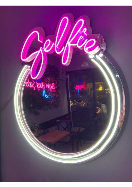 Selfie Neon Ayna Aynalı Pleksi Üzeri Neon Işıklı Ayna