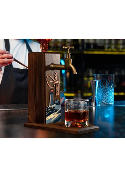 Kişiye Özel Kabartma Isimli Manzara Tasarımlı Musluklu Ahşap Viski Standı-10 Viski Çeşmesi, Doğum Günü Hediyesi, Içki Dispenseri fiyatları