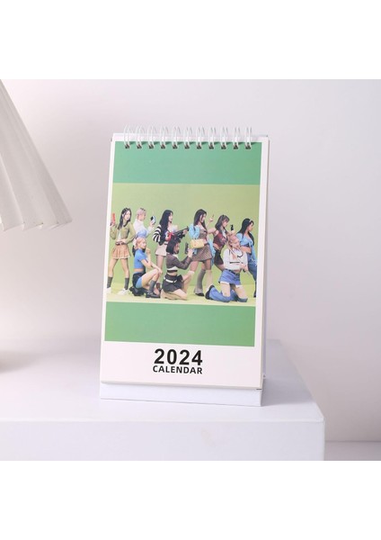 Iki Kez Masaüstü Takvim Kpop Iki Kez 2024 Masaüstü Takvim Hediyesi Hayranlar Için (Yurt Dışından)