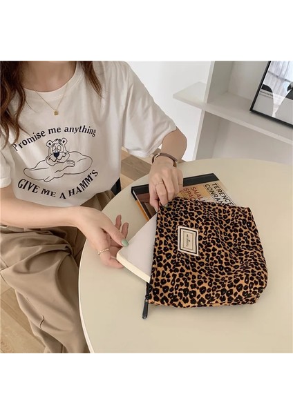 Bir Stil Yeni Leopar Baskı Kozmetik Çantası Kore Kadın Ekose Kozmetik Çantası Büyük Kapasiteli Kadın Seyahat Makyaj Saklama Çantası Güzellik Kılıfları (Yurt Dışından) modelleri
