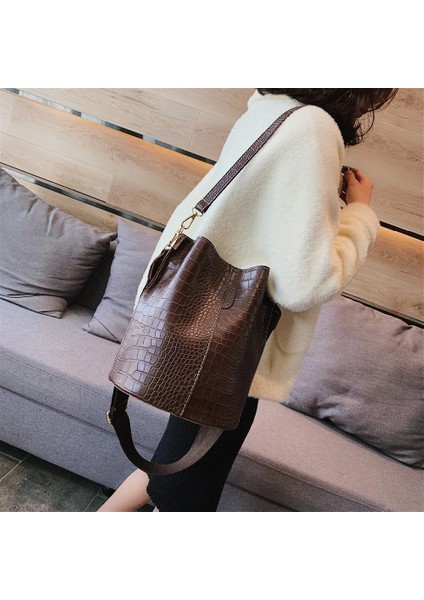 Coofer Tarzı 26CMX28CMX16CM Vintage Kadın Crossbody Çanta Yeni Omuz Çantası Moda Çanta ve Çantalar Deri Taş Desen Fermuarlı Kova Çantalar (Yurt Dışından)