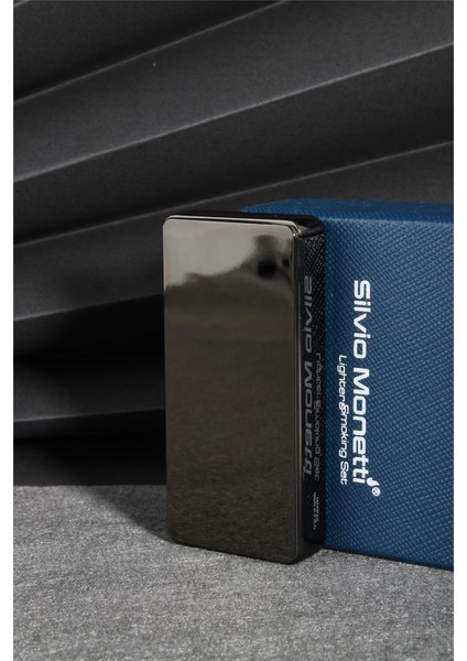 Siyah Renk Kapaklı Pürmüz Gazlı Çakmak 24CSM890MR01