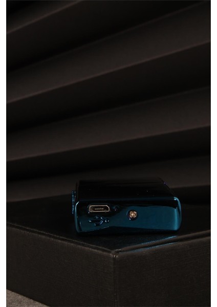 Mavi Renk Kapaklı Şarjlı Çakmak 24CSM22108AR06 indirimleri