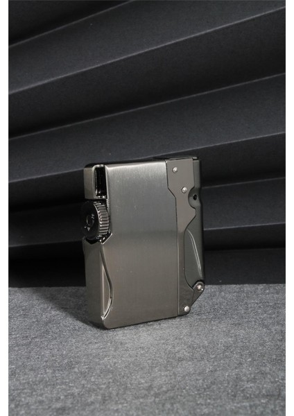 Siyah Renk Özel Tasarım Pürmüz Gazlı Çakmak 24CSM881MR02