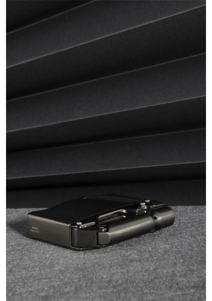 Siyah Renk Özel Tasarım Pürmüz Gazlı Çakmak 24CSM881MR02 modelleri