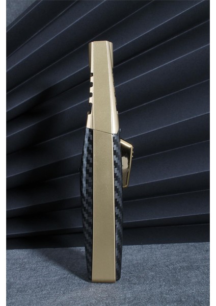 Altın Renk Güçlü Karbon Desen Metal Başlık Pürmüz Gazlı Çakmak 24CSM898MR02 modelleri