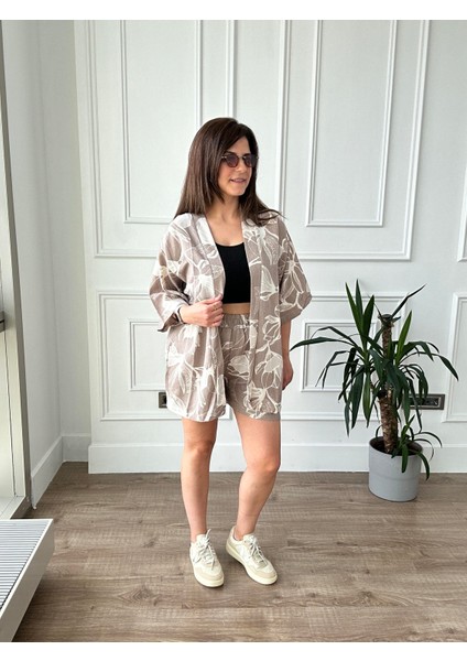 Kahverengi Çiçek Desenli Kimono Şort Takım