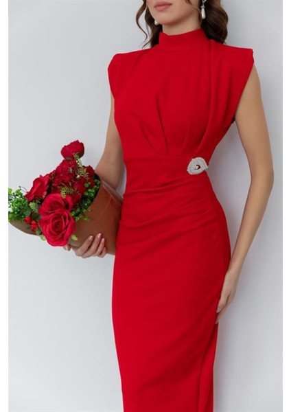 Kadın Taş Detaylı Broşlu Kolsuz Abiye Elbise (Renkli)