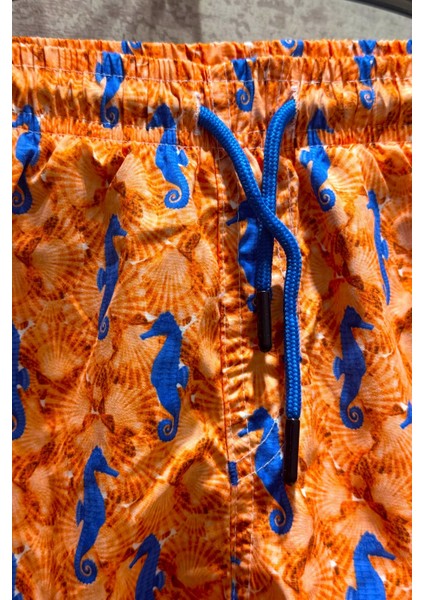 Yeni Sezon Sevimli Deniz Atı Desenli Hızlı Kuruma Özellikli Erkek Çocuk Şort Mayo modelleri