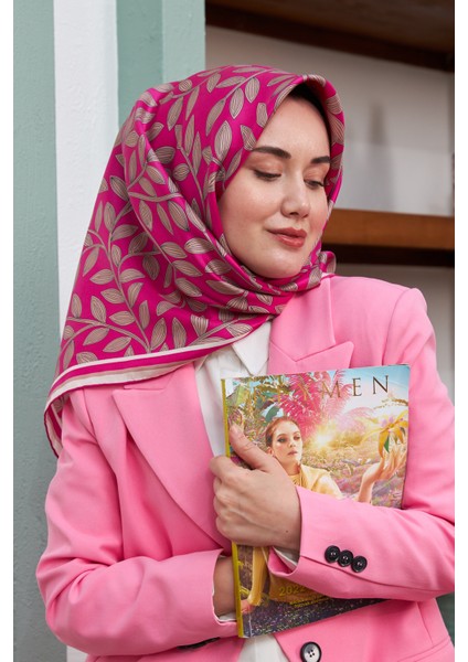 Pembe Yaprak Desenli Tivil Ipek Eşarp 11397-12 modelleri