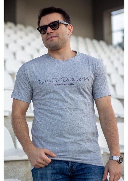 Erkek Gri El Yazısı Imza Baskı Normal Kesim Bisiklet Yaka Erkek T-Shirt 22ETSHEYAZ modelleri