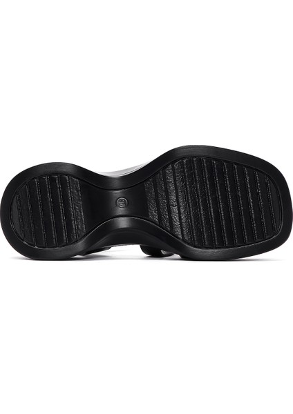 Kadın Siyah Bilekten Bantlı Kalın Tabanlı Comfort Sandalet fırsatları