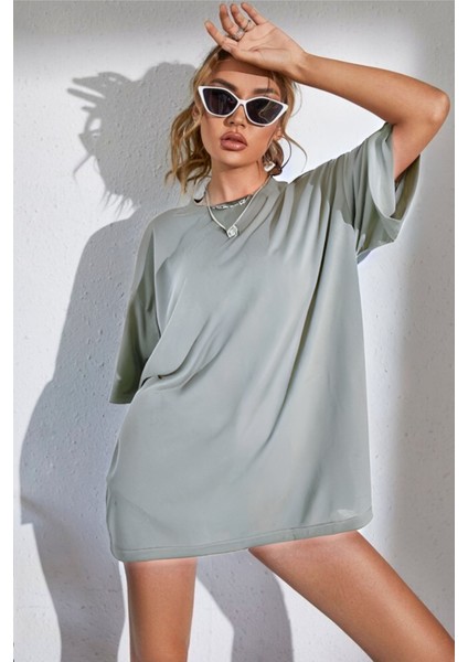 Kadın Bol Kesim Kısa Kollu Oversize T-Shirt