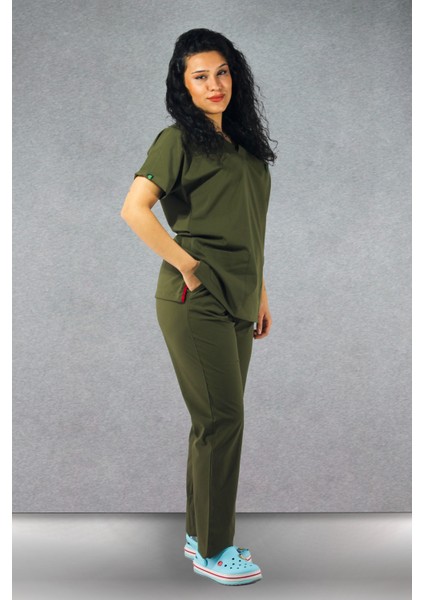 - Likralı V-Yaka Kadın Takım Üniforma - Haki Yeşili fiyatları