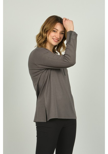 Kadın Kolları ve Yakası Işlemeli Uzun Kol Bluz 0507 Gri modelleri