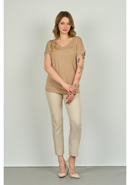 Kadın Desenli Sırt Detaylı Kısa Kol Bluz 20E065 Vizon modelleri