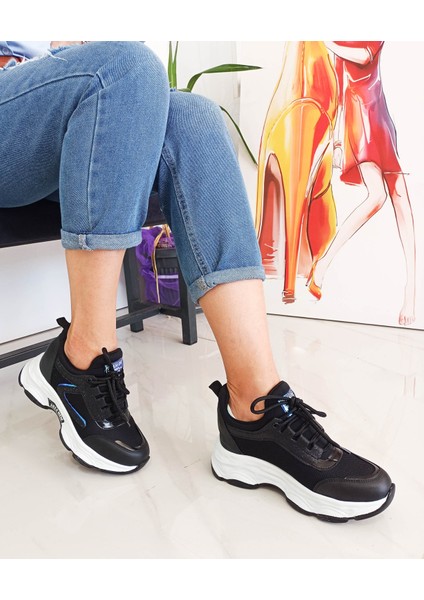 Siyah Gizli Dolgu Topuk Bağcıklı Kadın Sneakers